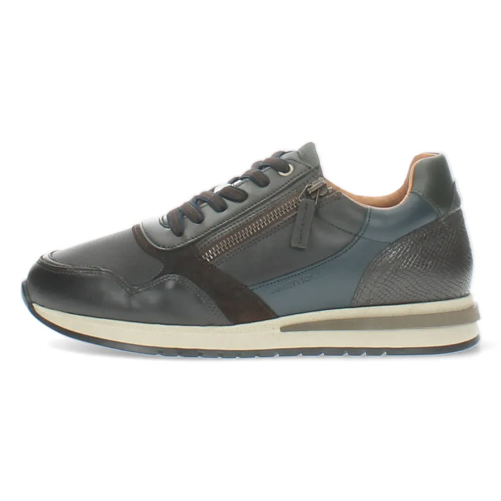Donkerbruine sneakers