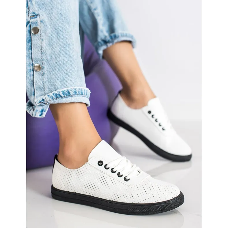 SHELOVET Opengewerkte sneakers op het zwarte platform wit