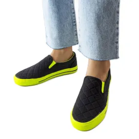 Zwarte gewatteerde slip-on sneakers van Balsamo